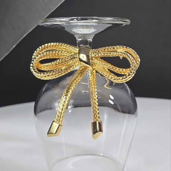 Vintage Gold Tone Bow Brooche Pin - Picture 15 of 16